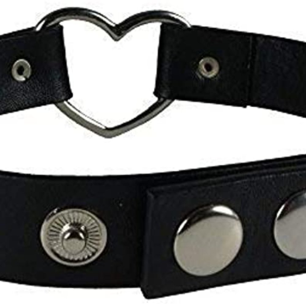 ❤️ PU Leather Heart Choker 🖤 - Picture 2 of 5